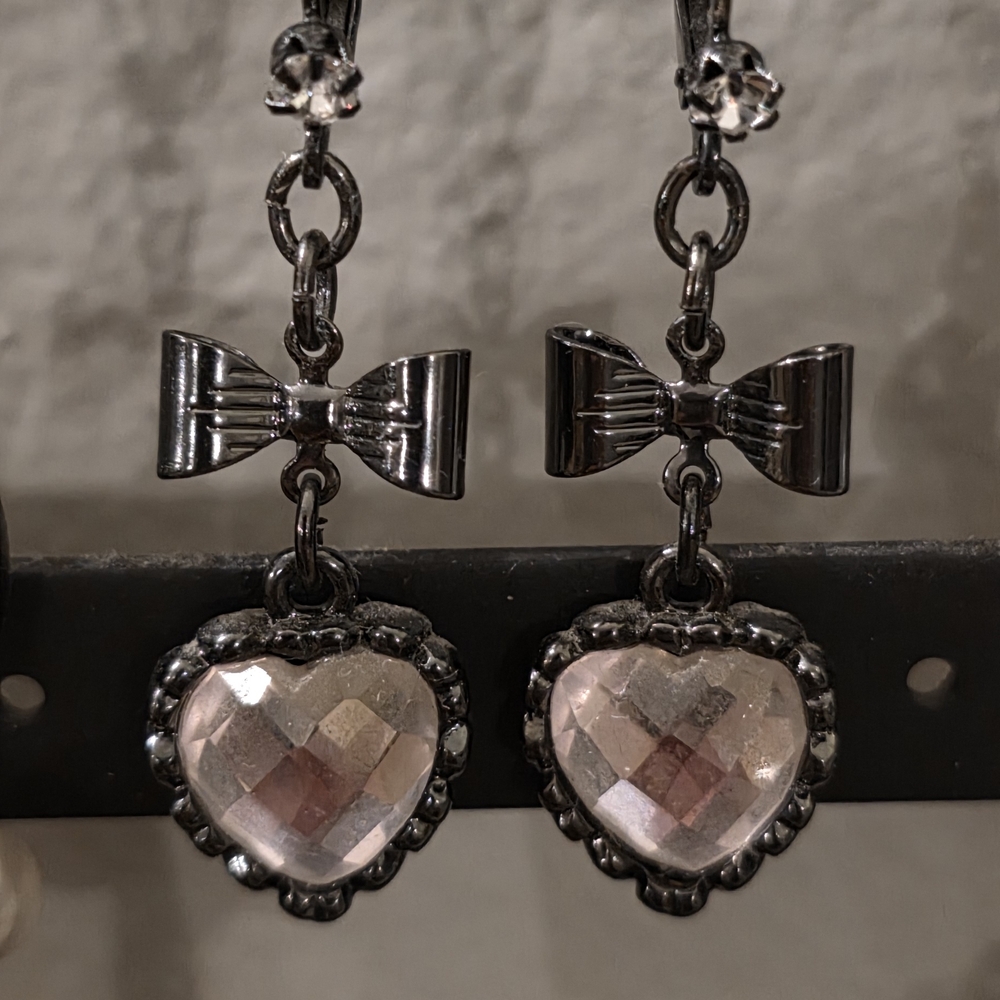 Gunmetal Pink Faceted Heart & Bow Earrings with Mirror Back